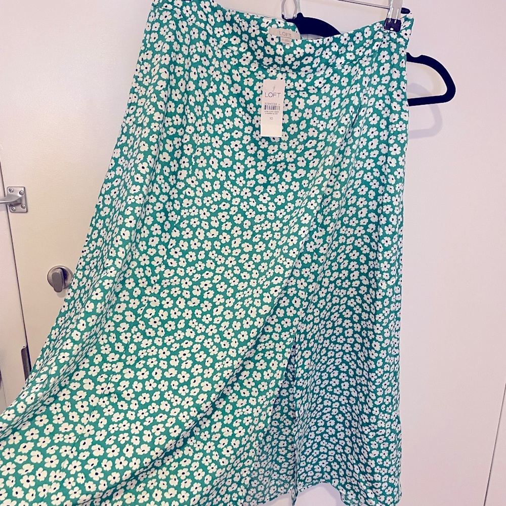 NWT Loft floral print skirt side slit